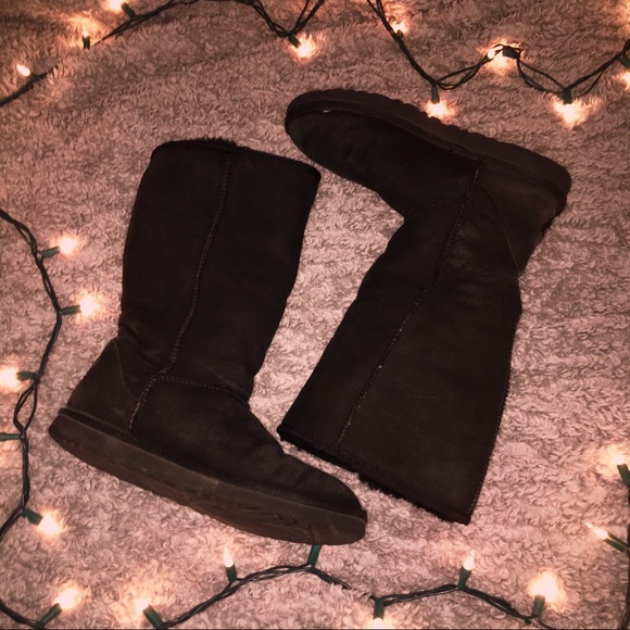 black uggs - Picture 1 of 3